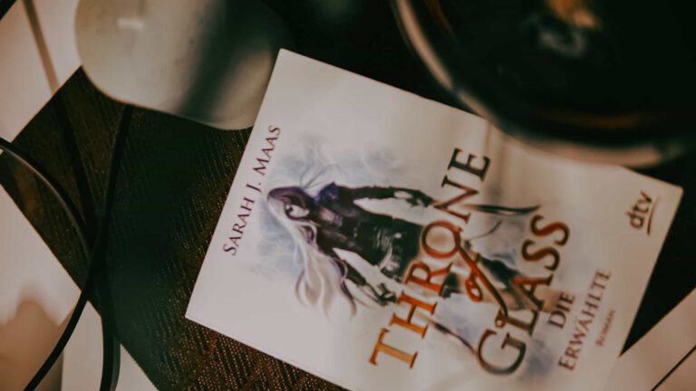 Buch Rezension von Throne of Glass Die Erwählte