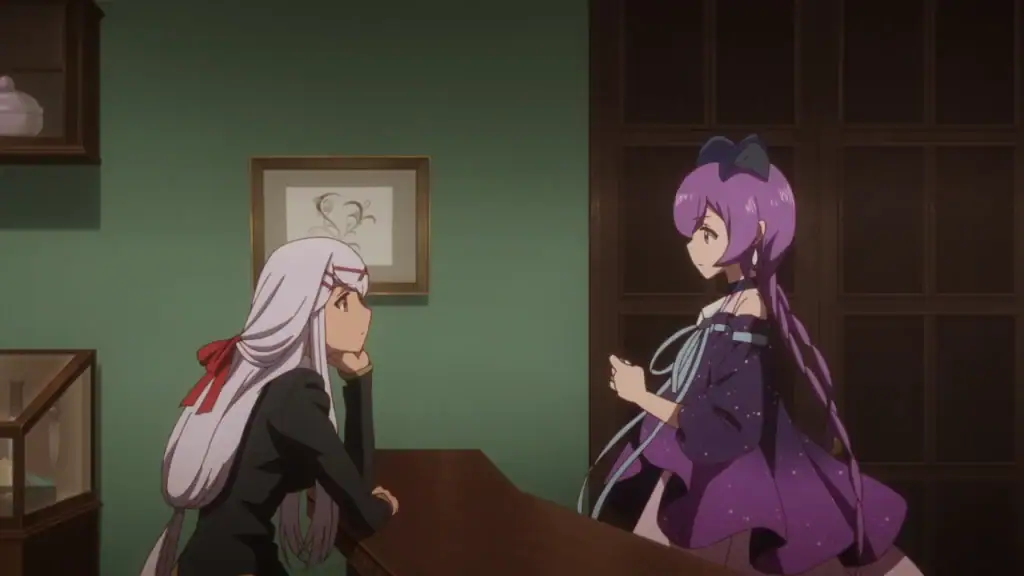 Yulishia und Mimico unterhalten sich.